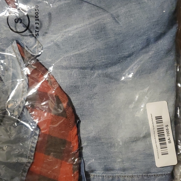 New Boutique jean button down with plaid detail - Picture 6 of 6